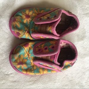 TOMS flower print